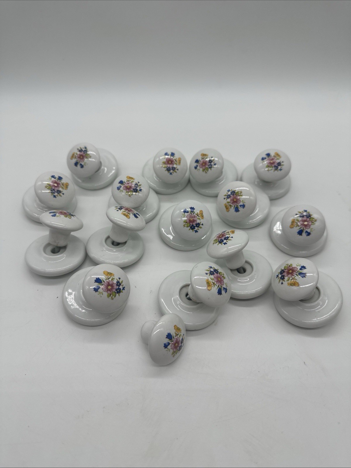 Vtg Ceramic Flower Bouquet Pink Blue Drawer Pulls Backs Cabinet Knobs Set Of 16