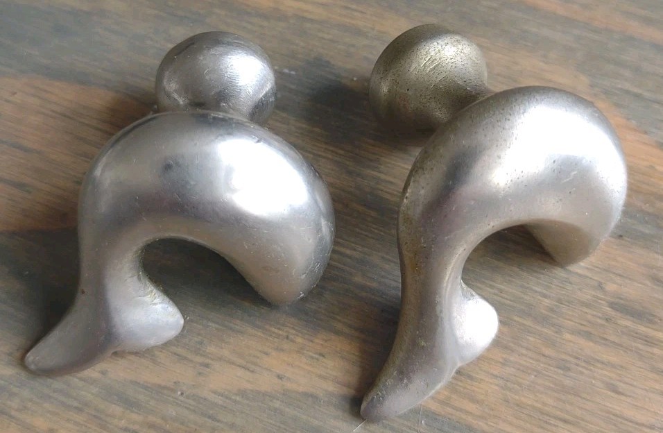 DOLPHIN FISH DRAWER PULLS SATIN NICKEL W/ SCREWS 1.6″ PRICE FOR 2 PULLS