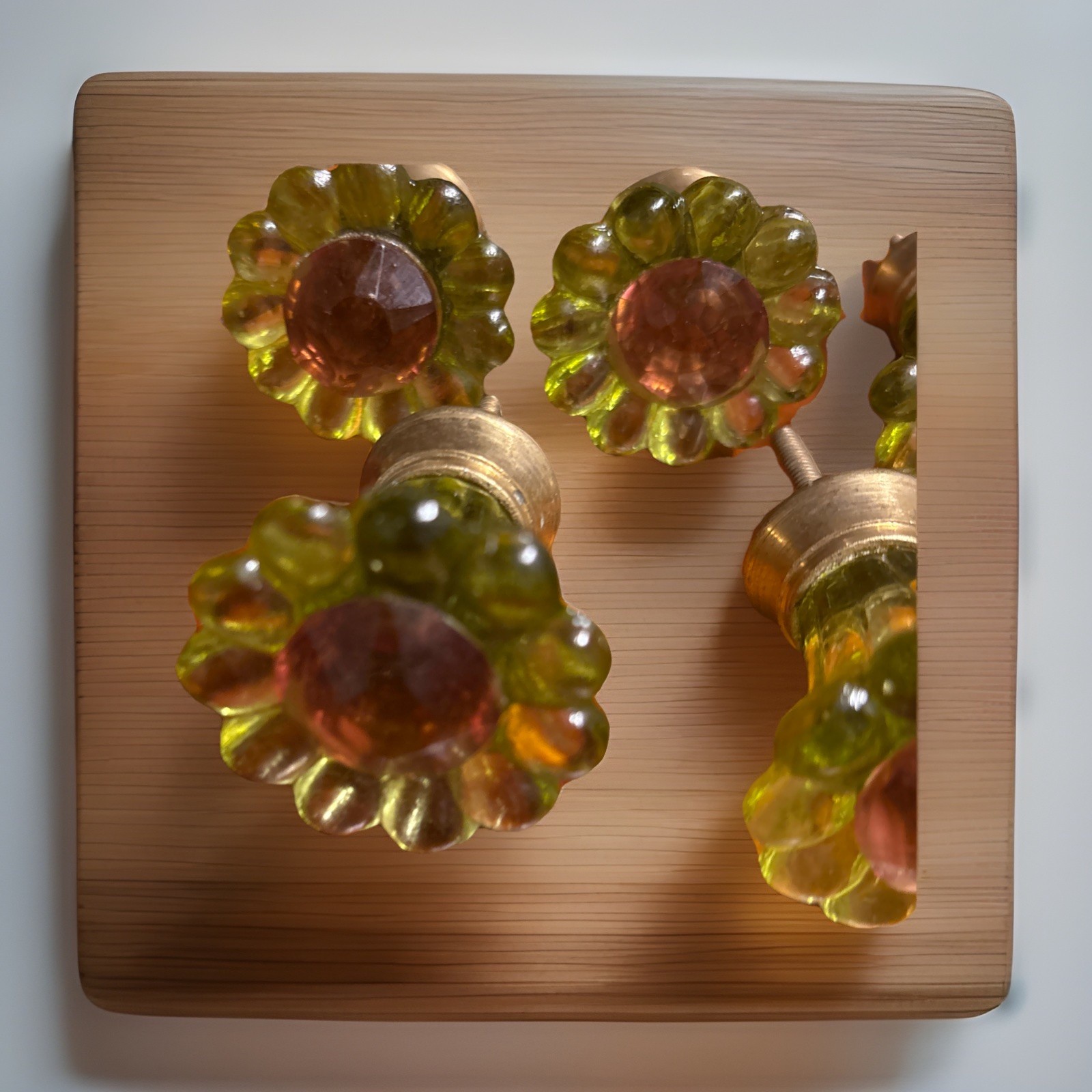 Vintage Floral Daisy Glass And Brass Cabinet Drawer Pull Knob W/ Hardware