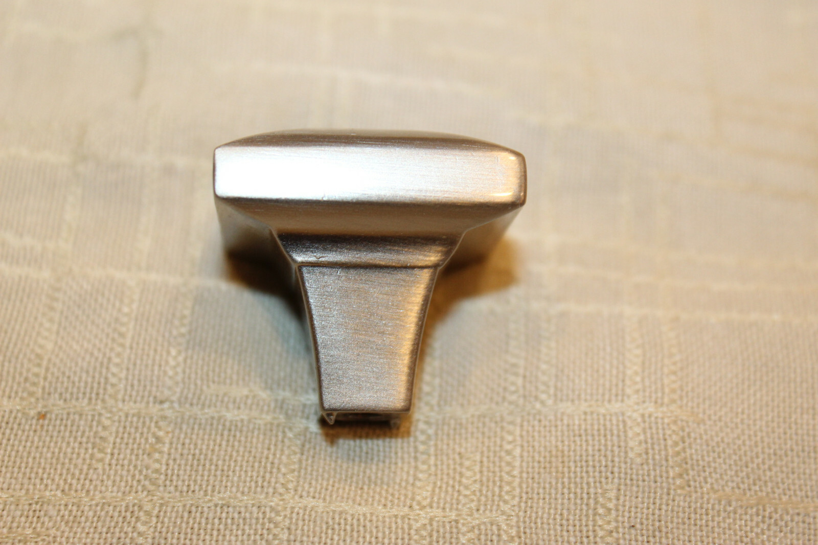 NOS 1-1/4″ Rectangular Brushed Aluminum Mid-Century Modern 50’s Drawer Pull I-2