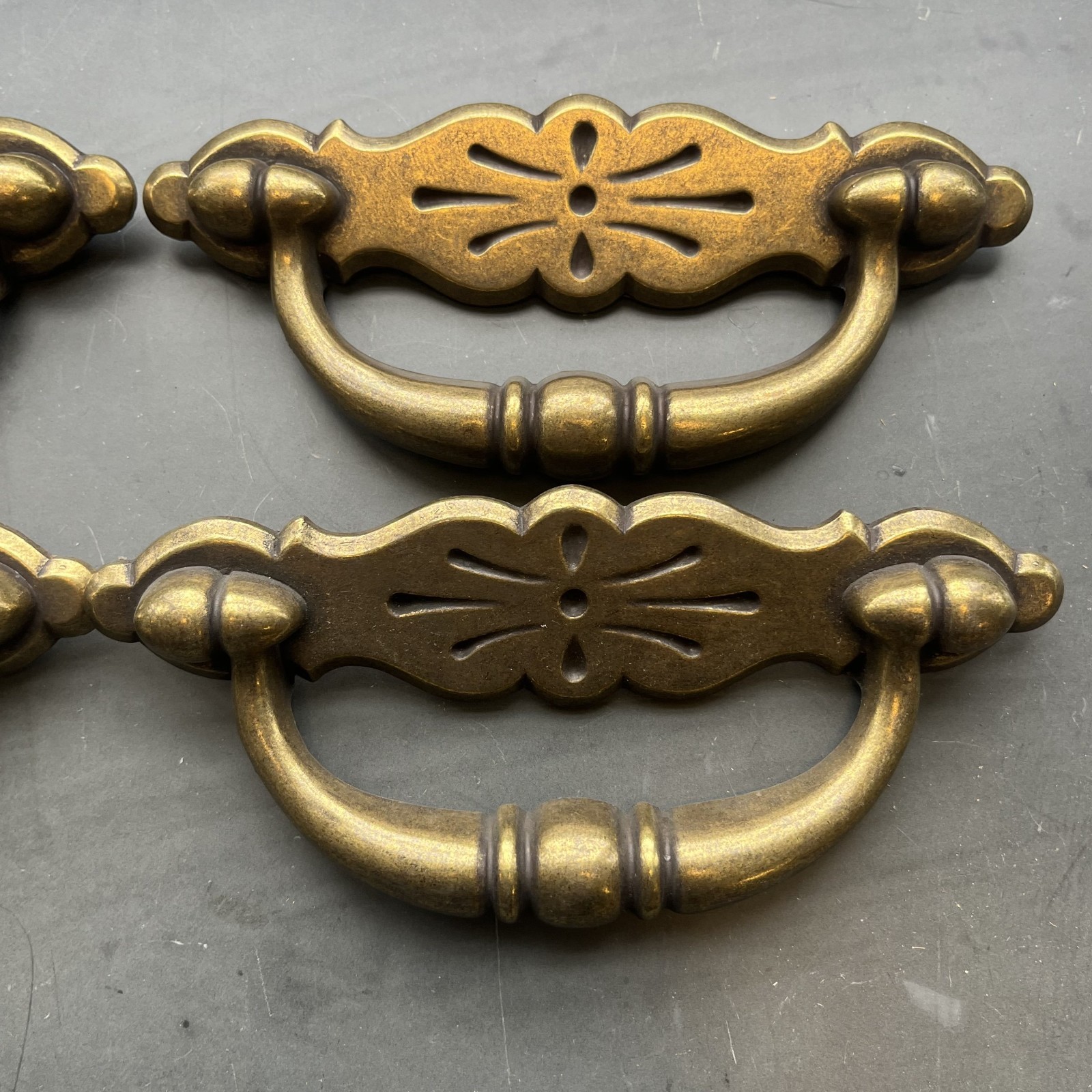VTG Brass Colonial Chippendale Batwing Drawer Pull 4″ center Lot Of 4 Cottage