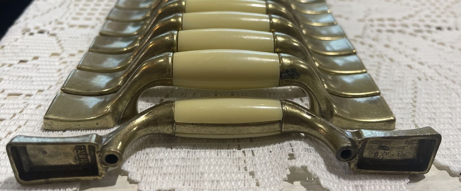 Vintage 1980’s White Porcelain Ceramic Cabinet Pulls Lot 3” 5009-A Zinc Die Cast