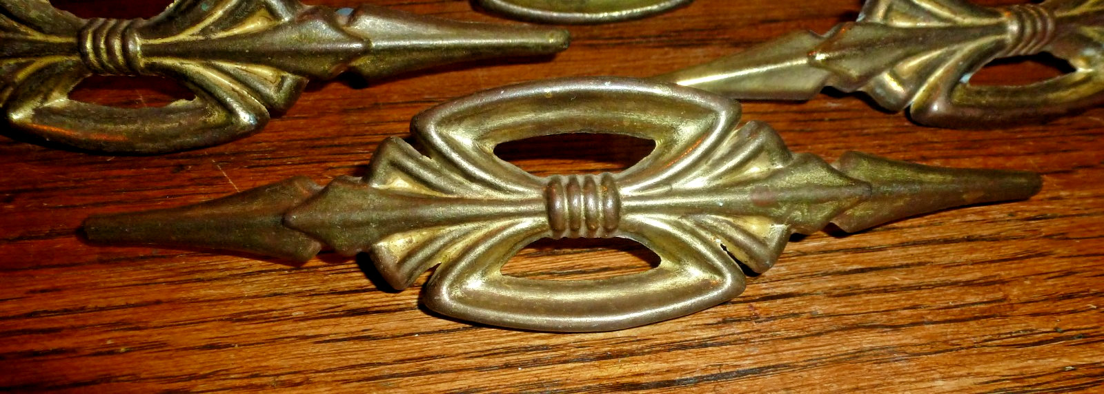 Lot Four Vintage Art Deco Brass Drawer Pulls Hollywood Regency