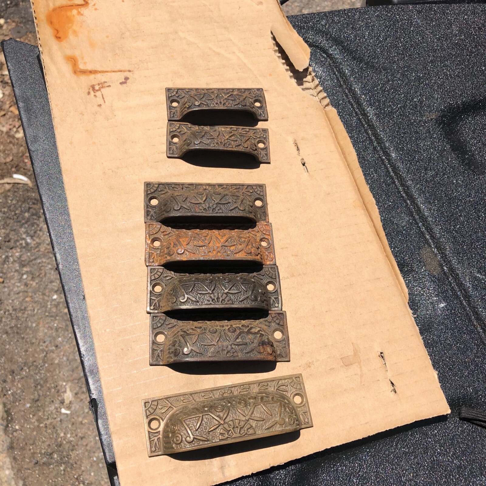 Pretty set 7 c1870 matching authentic VICTORIAN cabinet pull hardware 3 sizes