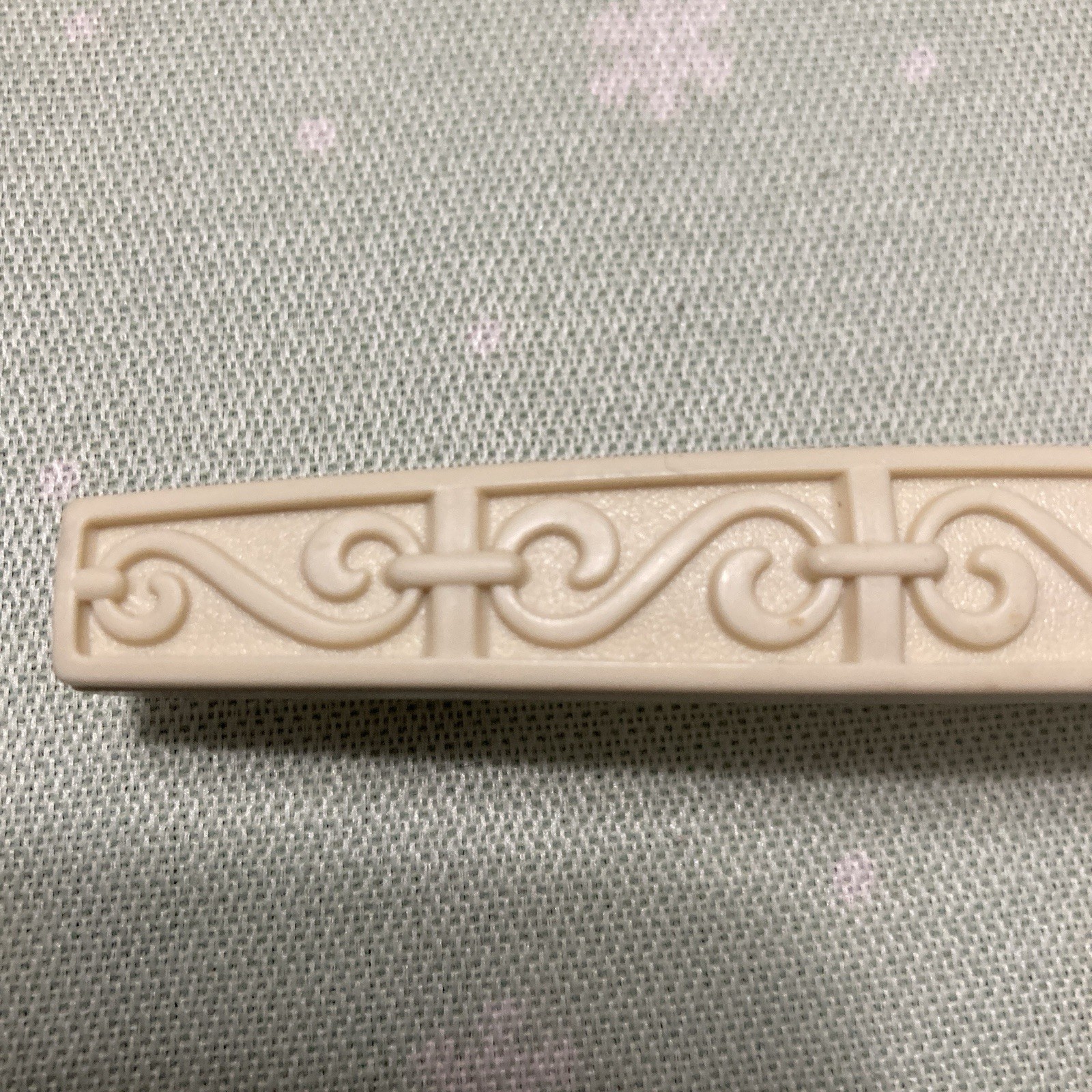 Beige Kitchen Cupboard Handles set of 4 Vtg Scrolled MCM Plastic Cabinet