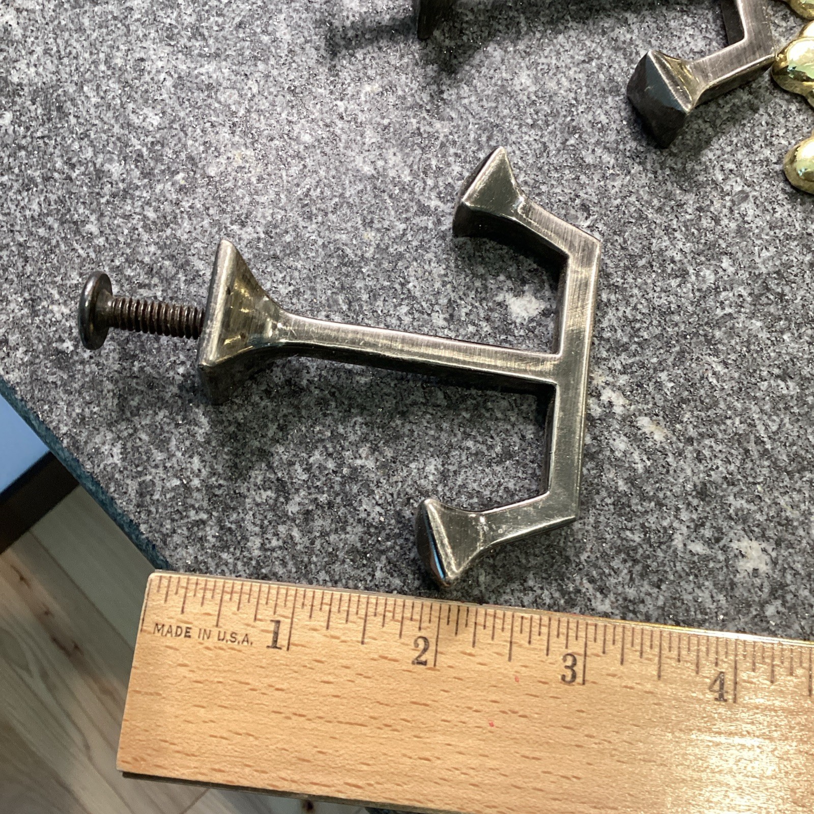 Vintage Reclaimed Hardware Drawer Pulls Handles Misc Mixed Lot 32 Pieces