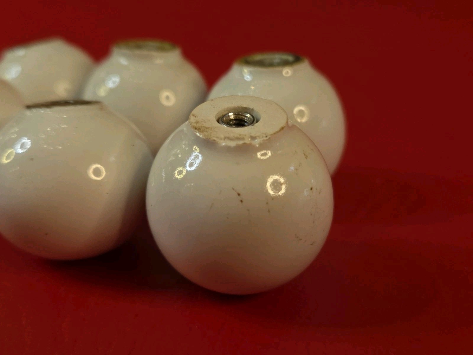 6 VTG WHITE PORCELAIN DRAWER ROUND BALL KNOBS CABINET PULLS 1.25″D MID-CENTURY