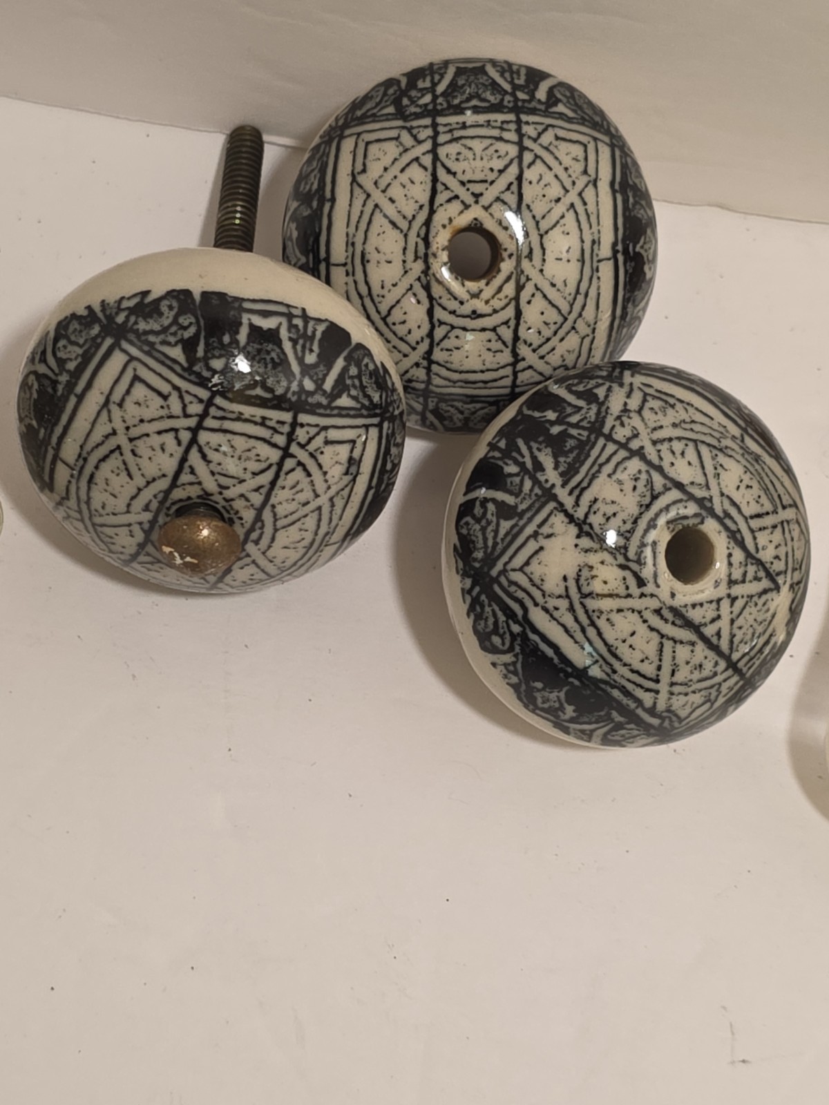 Vintage Lot Of 22 Mixed Drawer Pull Knobs Various Sizes Shapes & Materials