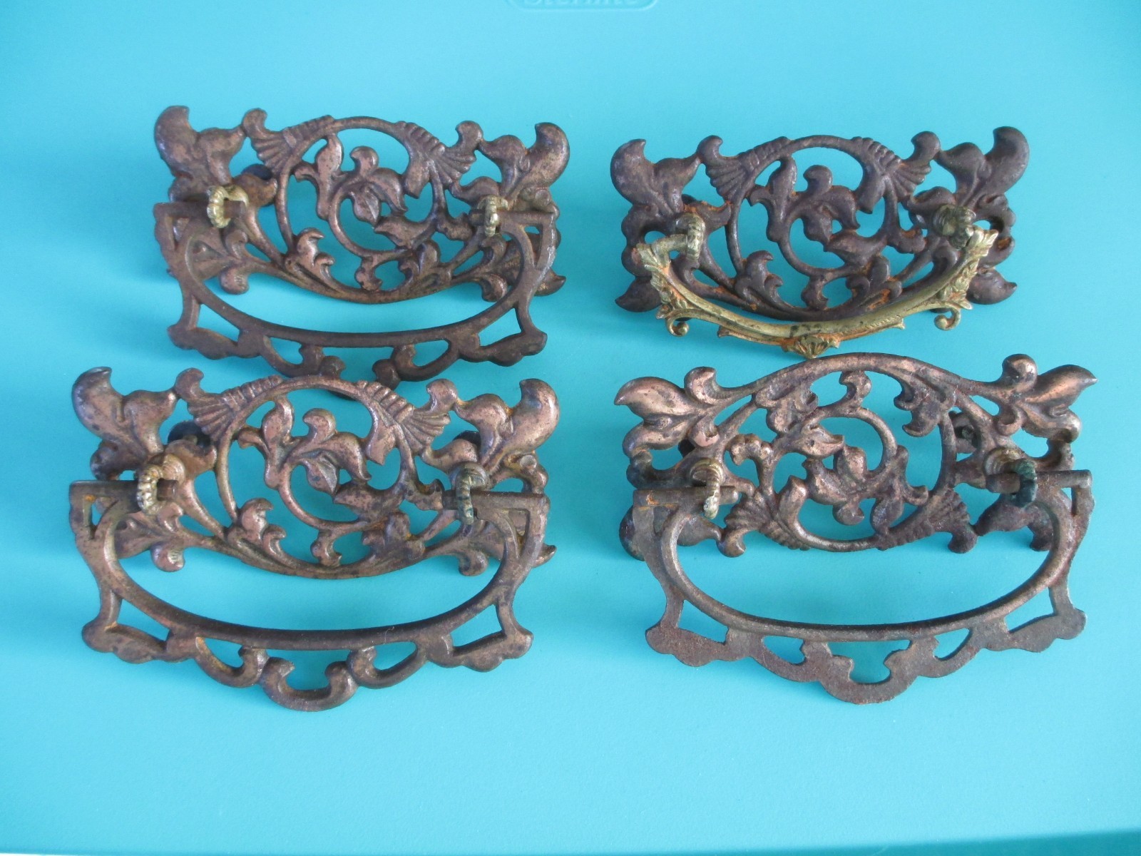 3 VINTAGE ANTIQUE VICTORIAN CAST IRON DROP BAIL CABINET DRAWER PULL HANDLES