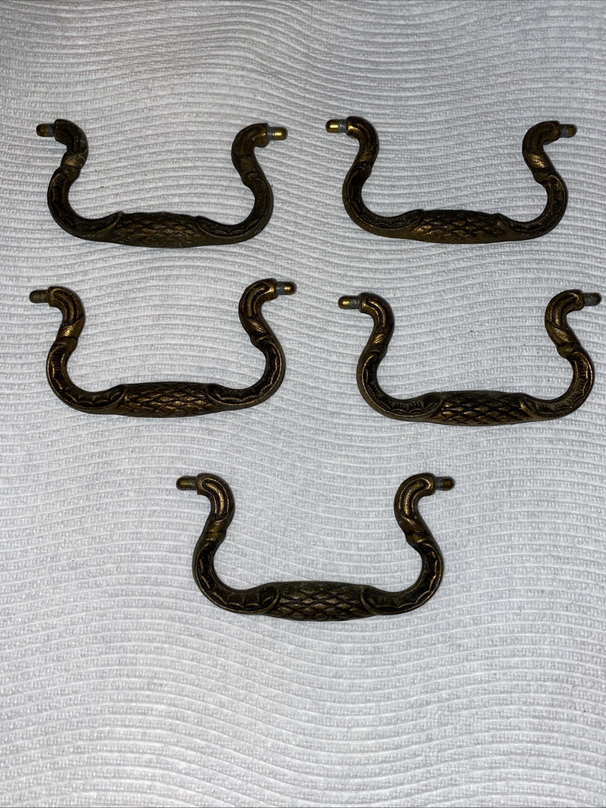 Lot Of 5 Antique Ornate Brass Swan Neck Textured 3″ Drawer Ball Pulls Handles