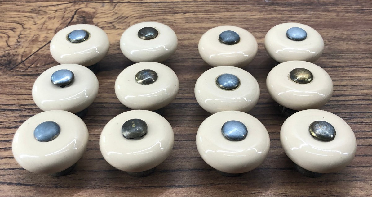 Vintage Lot of 12 Beige Porcelain Ceramic Cabinet Knobs Pulls 1.25″ Wide #088