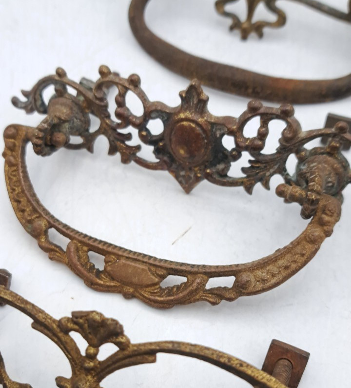 Lot of Mixed Antique/Vintage Hardware Furniture Drawer Pulls Handles Metal Brass