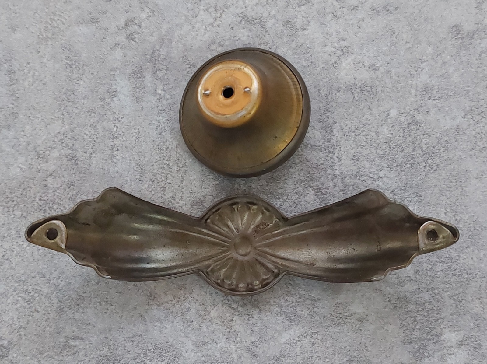 Antique Art Deco Drawer Pulls Knobs Set 4 1/2″ Bore Steel Gold Dresser Parts