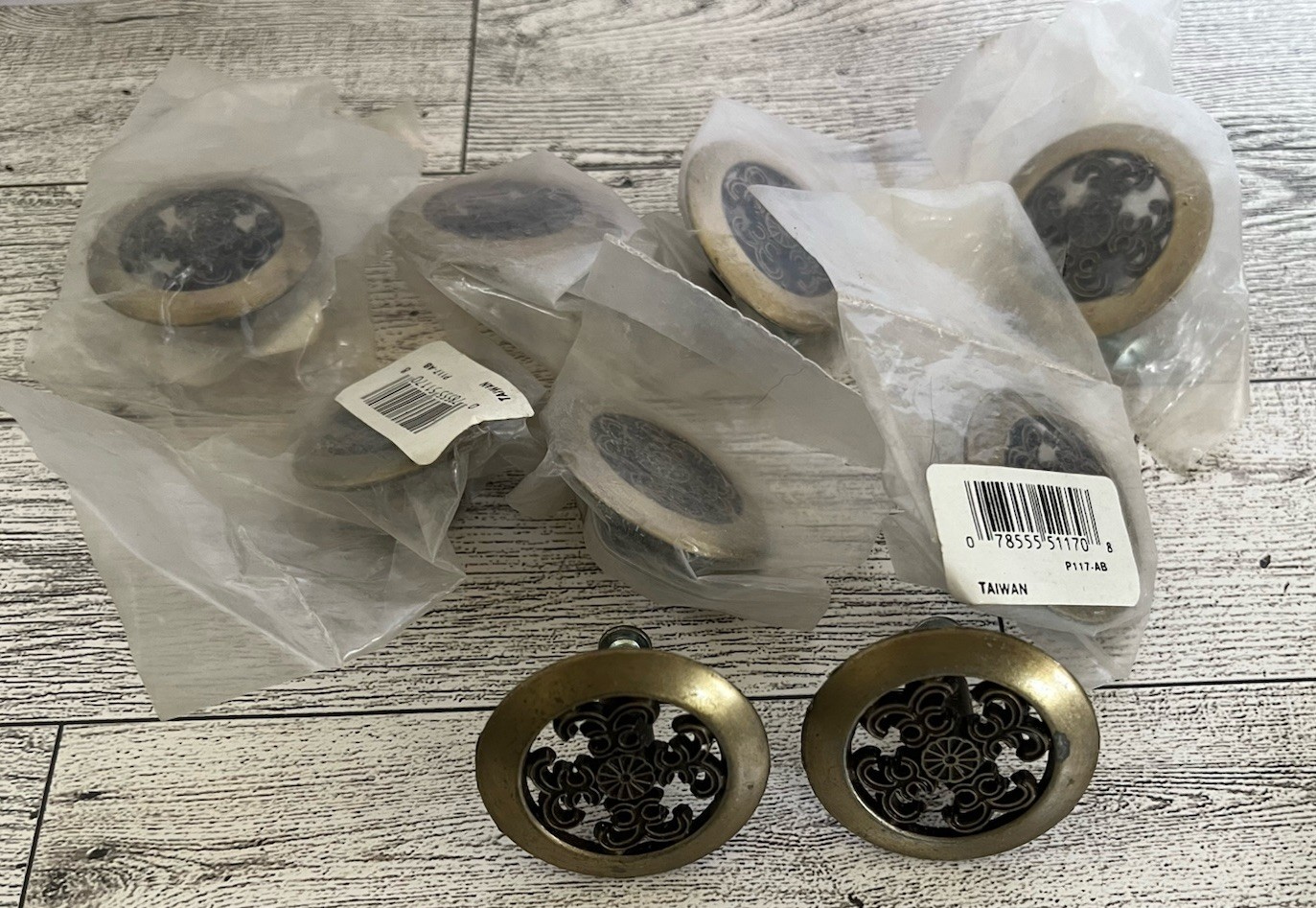 Vintage Floral Brass Door Drawer Cabinet Round Knob Pulls Hardware Lot of 9