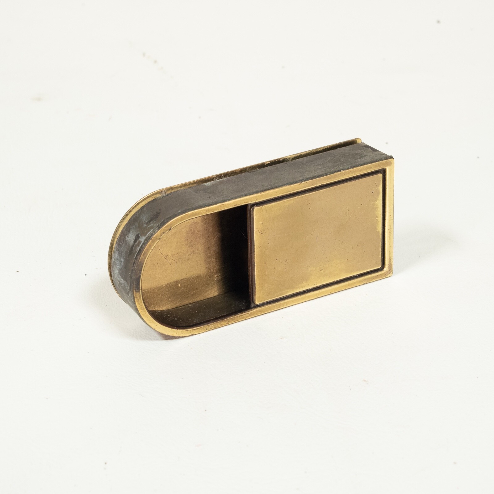 (1) Drexel Passage Drawer Pull Campaign Dresser Flush Brass Fixed Handle