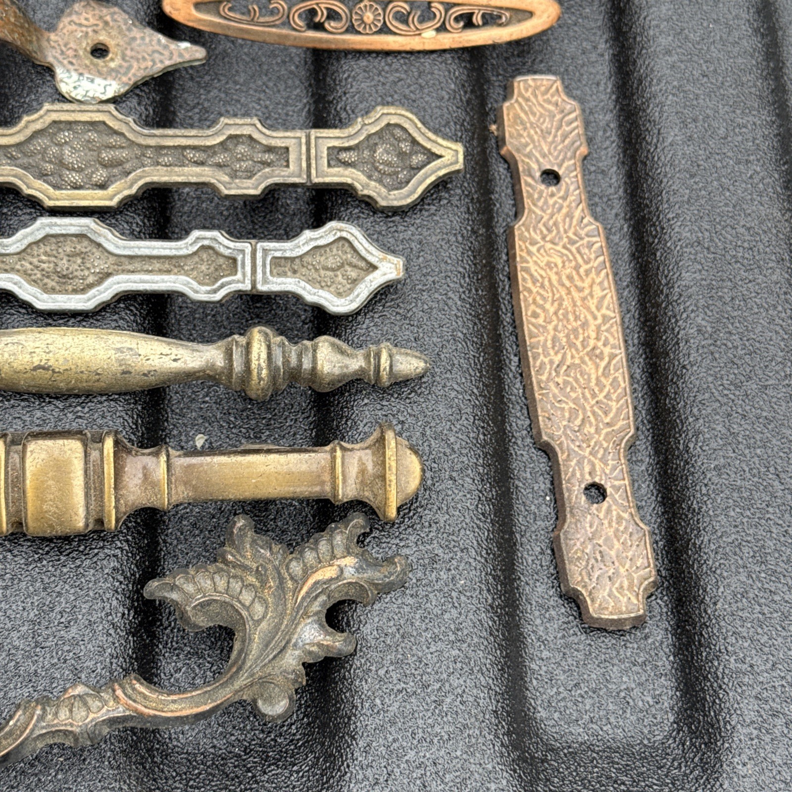 Lot Of Antique & Vintage Misc Hardware Lock Drawer Pulls & Cabinet Knobs Metal
