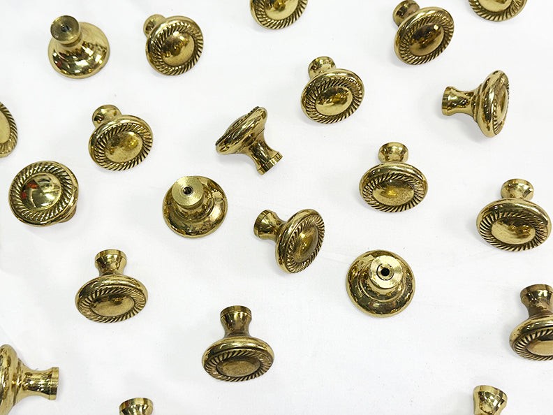 (4x) Solid Brass Amerock Vintage Drawer / Cabinet Knobs