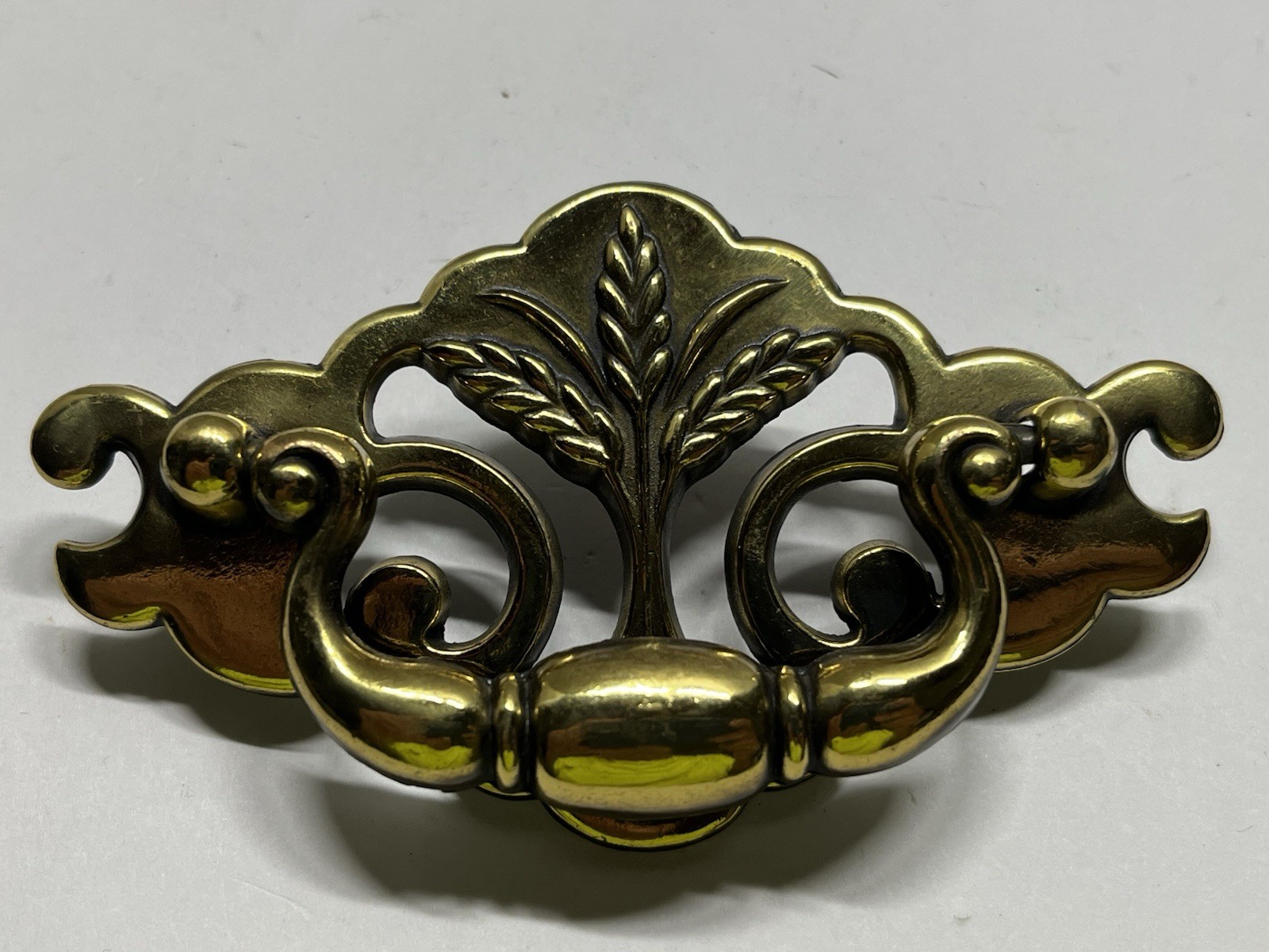 Vtg.Lot (8) NOS Brass Plated Chippendale/Batwing Wheat Design Drop Bail Pulls