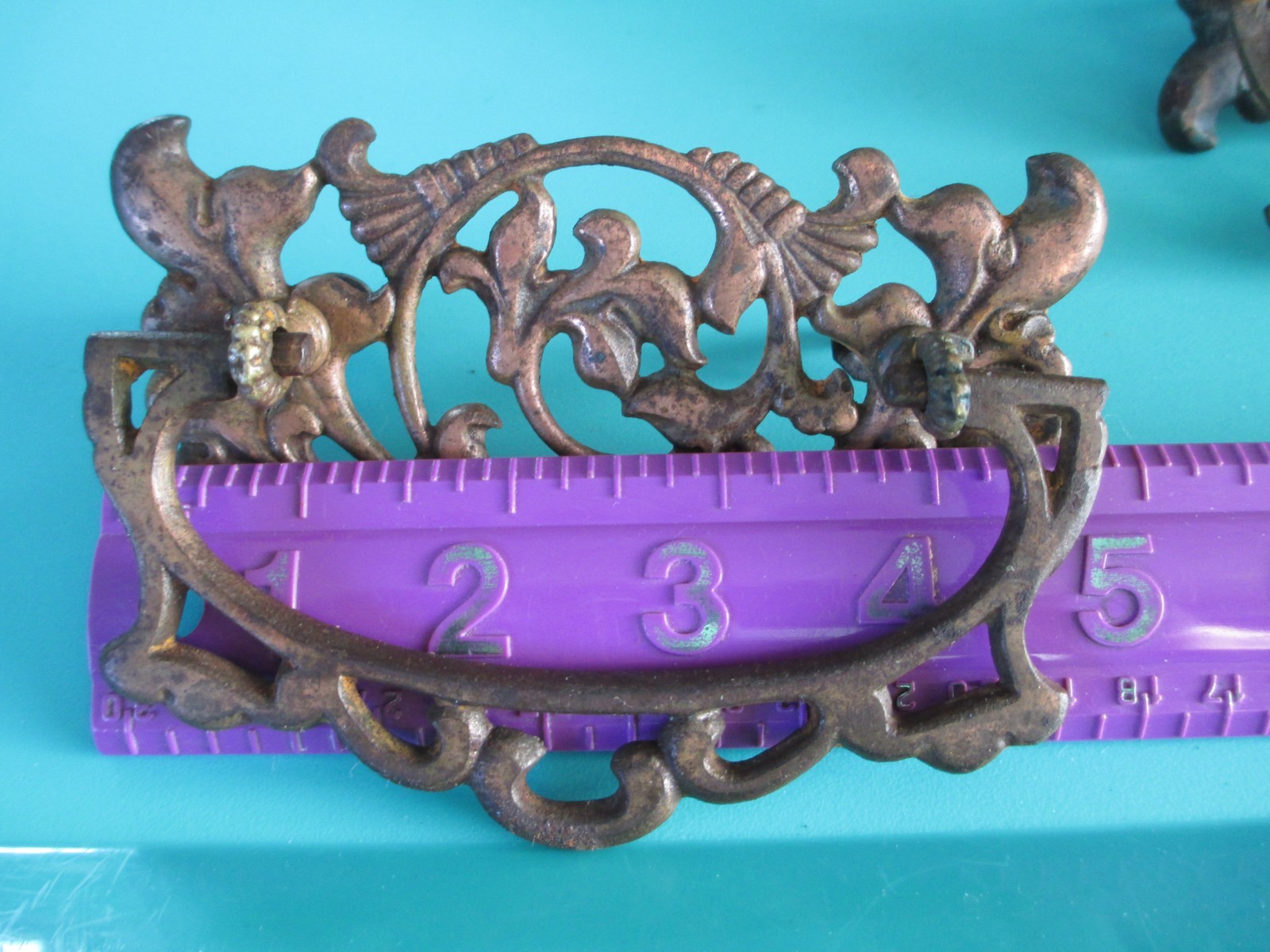 3 VINTAGE ANTIQUE VICTORIAN CAST IRON DROP BAIL CABINET DRAWER PULL HANDLES