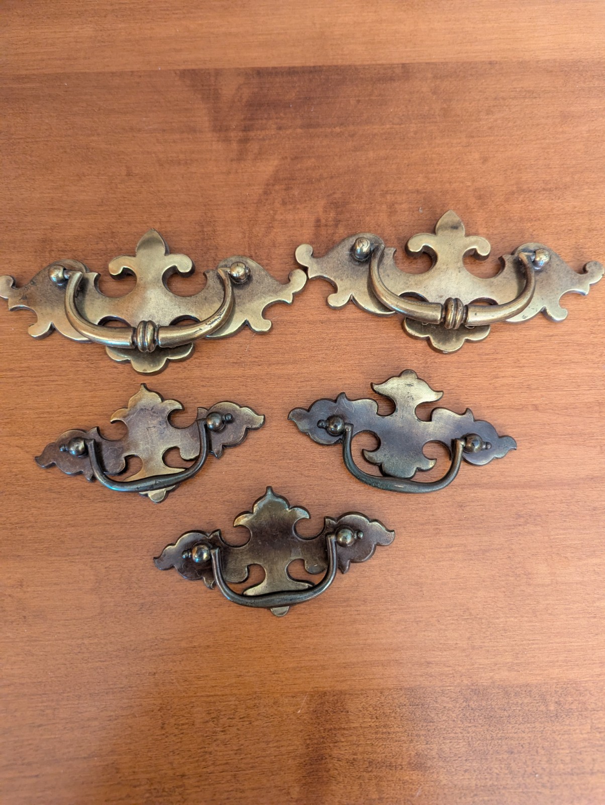 5-VINTAGE KBC BRASS PULLS COLONIAL, CHIPPENDALE(2)6-1/4″(3)4-1/4″ #G