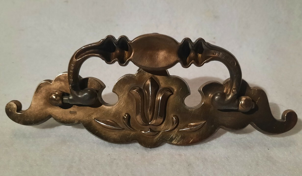 VINTAGE KEELER BRASS CO DRESSER PULLS FLORAL DESIGN LOT 8
