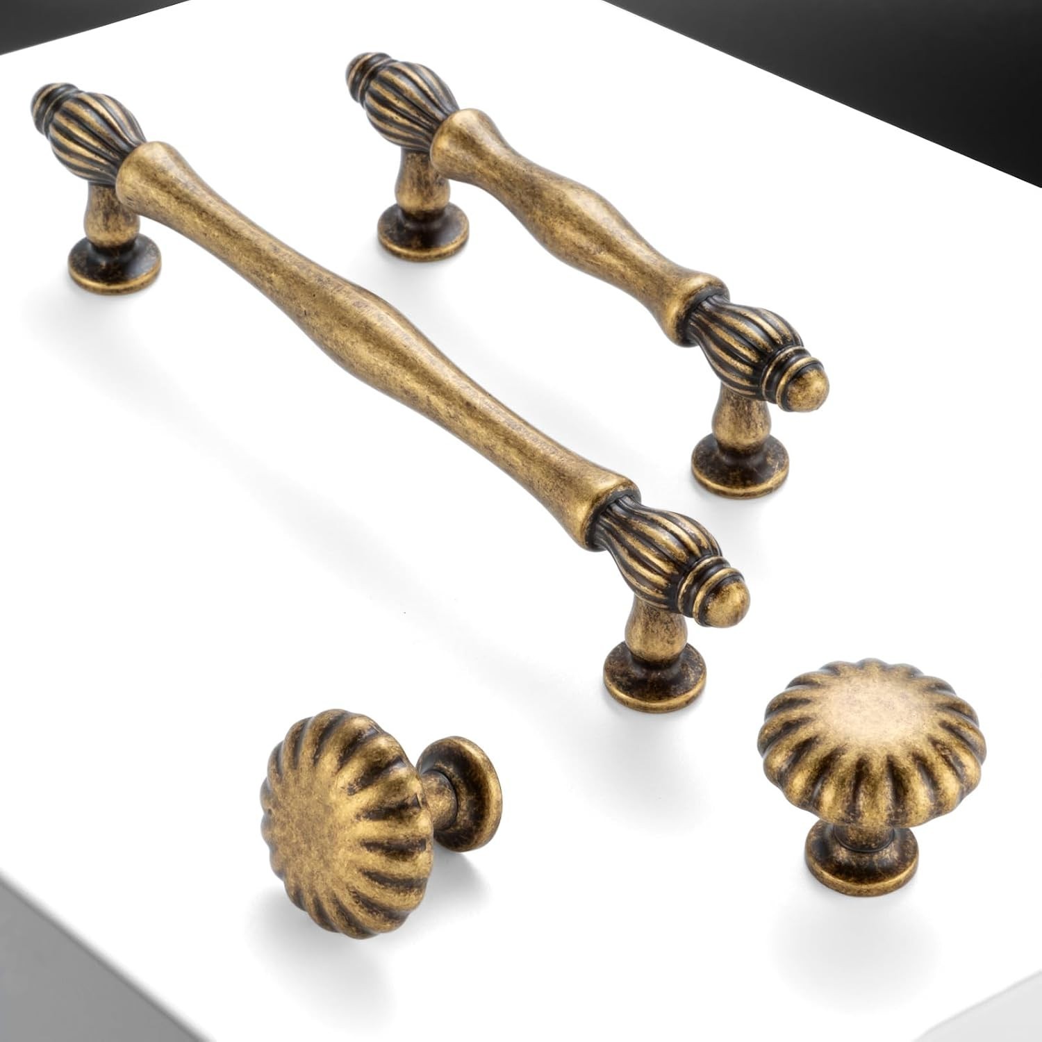 High-Quality 10 Pack Antique Brass Pull Handles – Ideal for Kitchen and Bedroom
