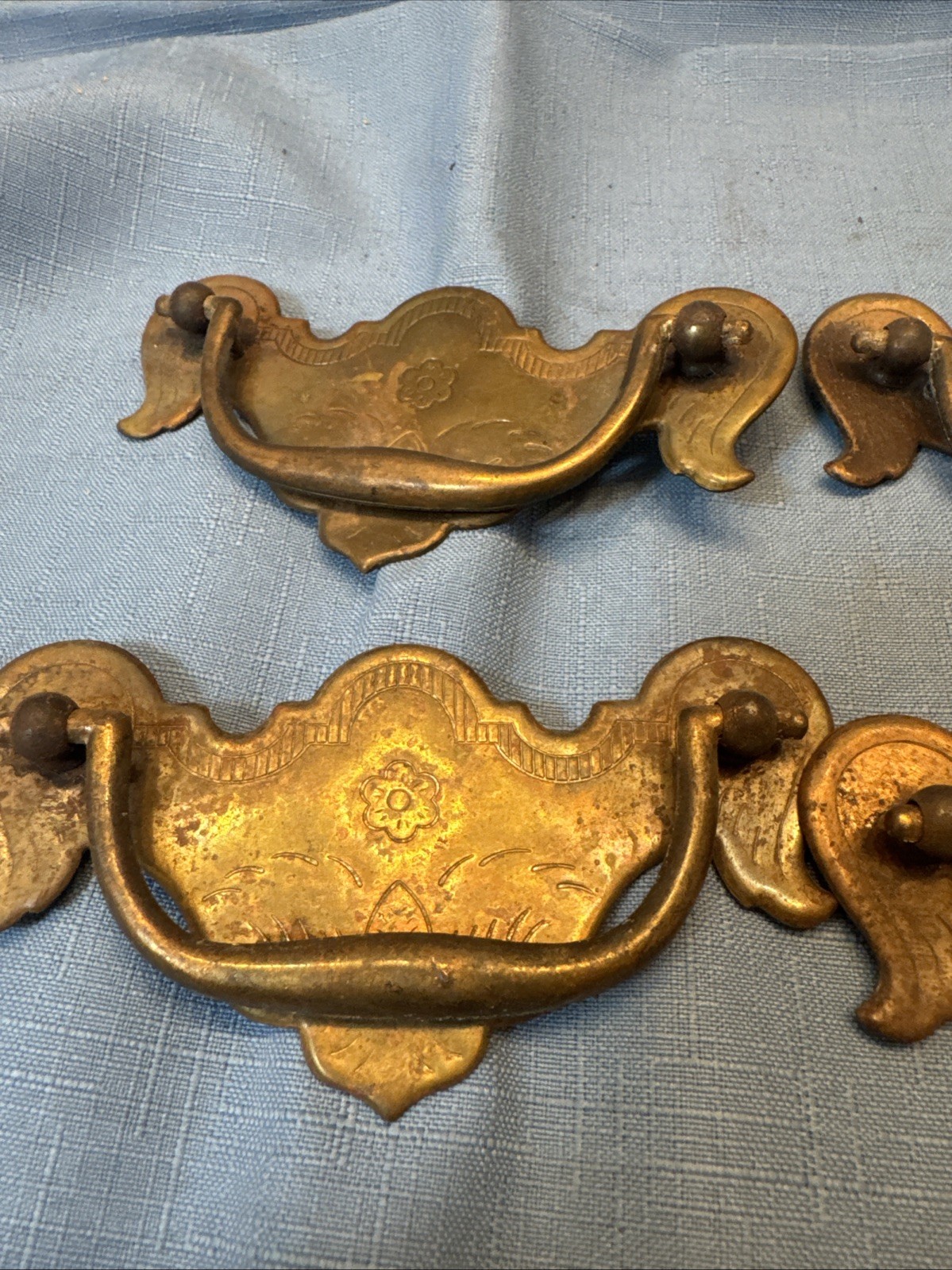 Brass Drawer Pull Chippendale Batwing Drop Pull Flowers Vtg 4.5″