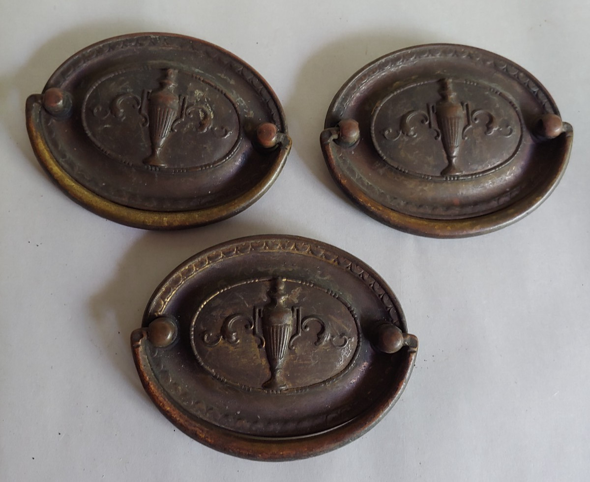 3 VTG/Antique Brass Drop Drawer Pull Oval Backplate Iron Drop Embossed Urn 1920s