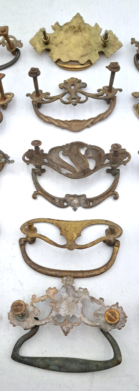 Lot of Mixed Antique/Vintage Hardware Furniture Drawer Pulls Handles Metal Brass