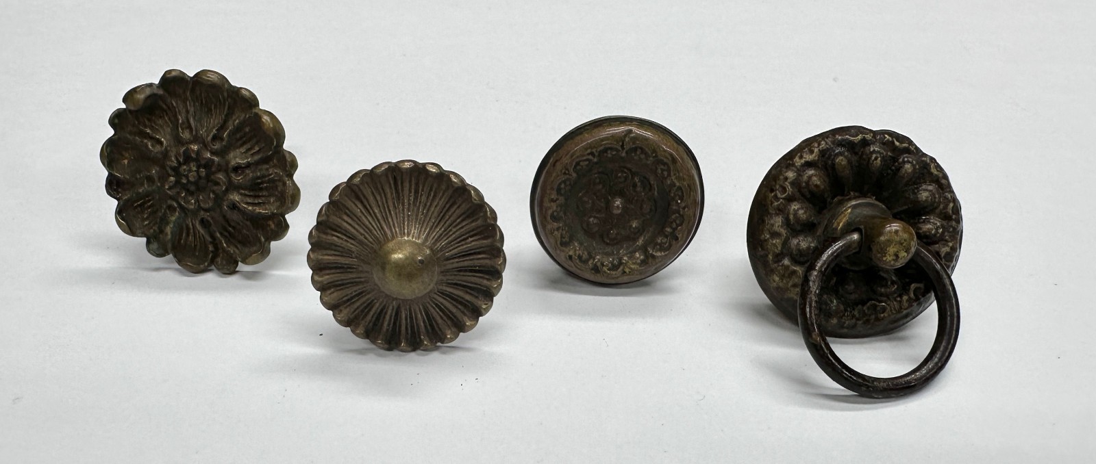 Lot of 10 Antique Brass Round Ornate Dresser Drawer Cabinet Pulls Knobs