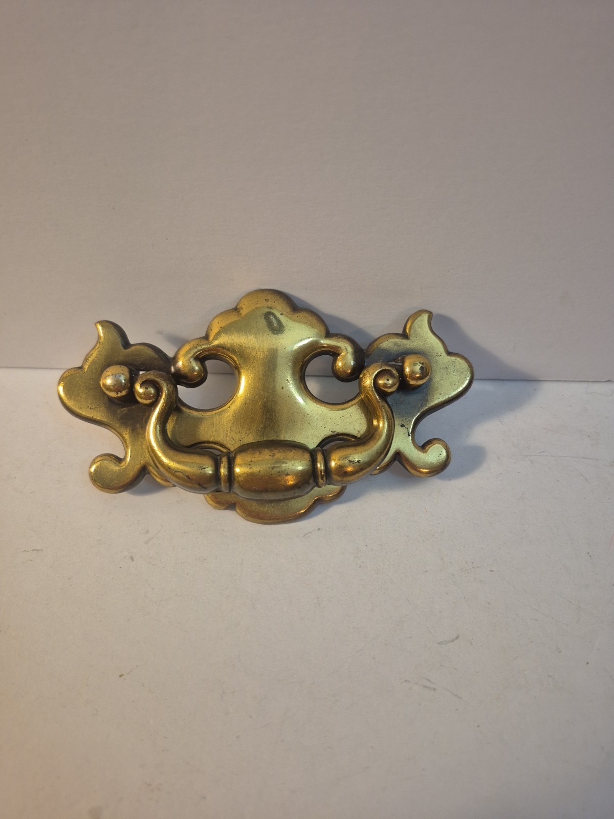 Vintage Brass Chippendale Batwing Drop Swinging Bail Drawer Pulls Lot Of 8