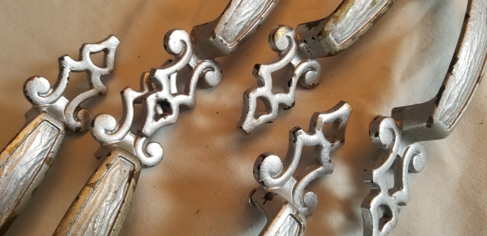 Lot of 6 Elegant Antique Brass Dresser Furniture Cabinet Pull Handles
