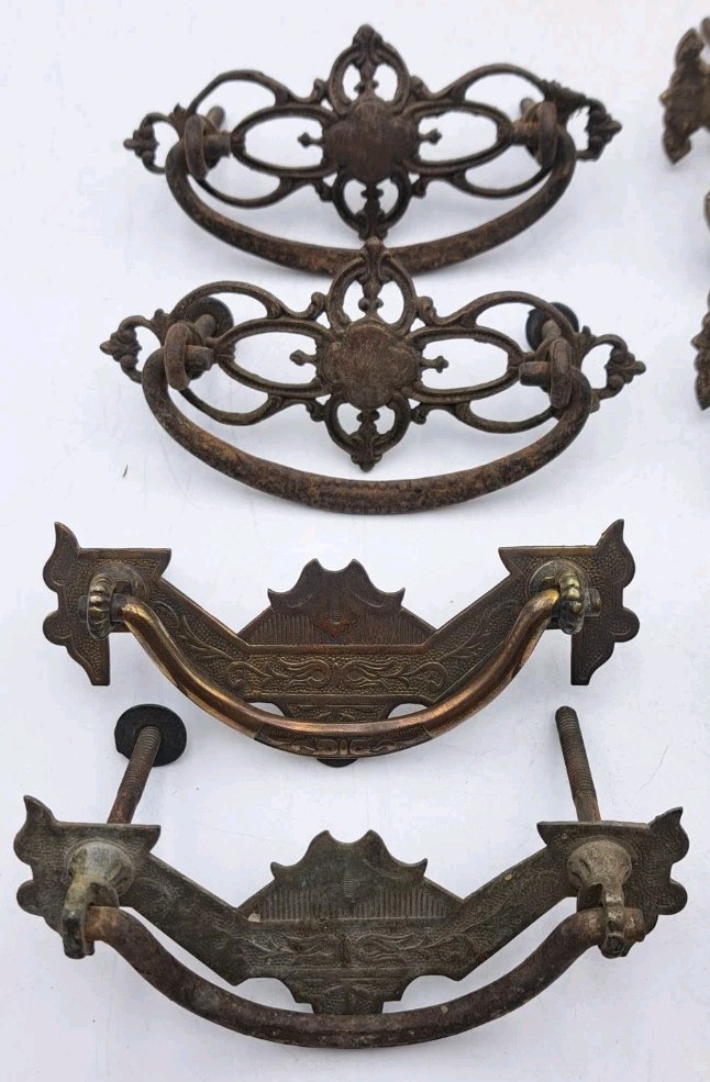 Lot of Mixed Antique/Vintage Hardware Furniture Drawer Pulls Handles Metal Brass