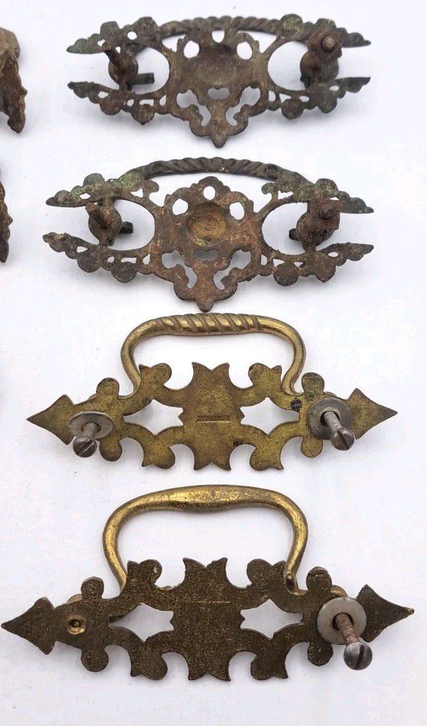 Lot of Mixed Antique/Vintage Hardware Furniture Drawer Pulls Handles Metal Brass