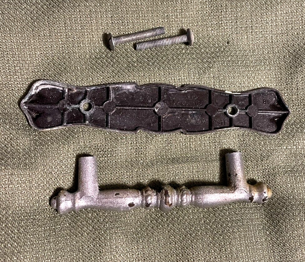 vintage 1971 (LOT OF 16) AMEROCK “CARRIAGE HOUSE” BRASS DRAWER PULLS 176A-1 rare