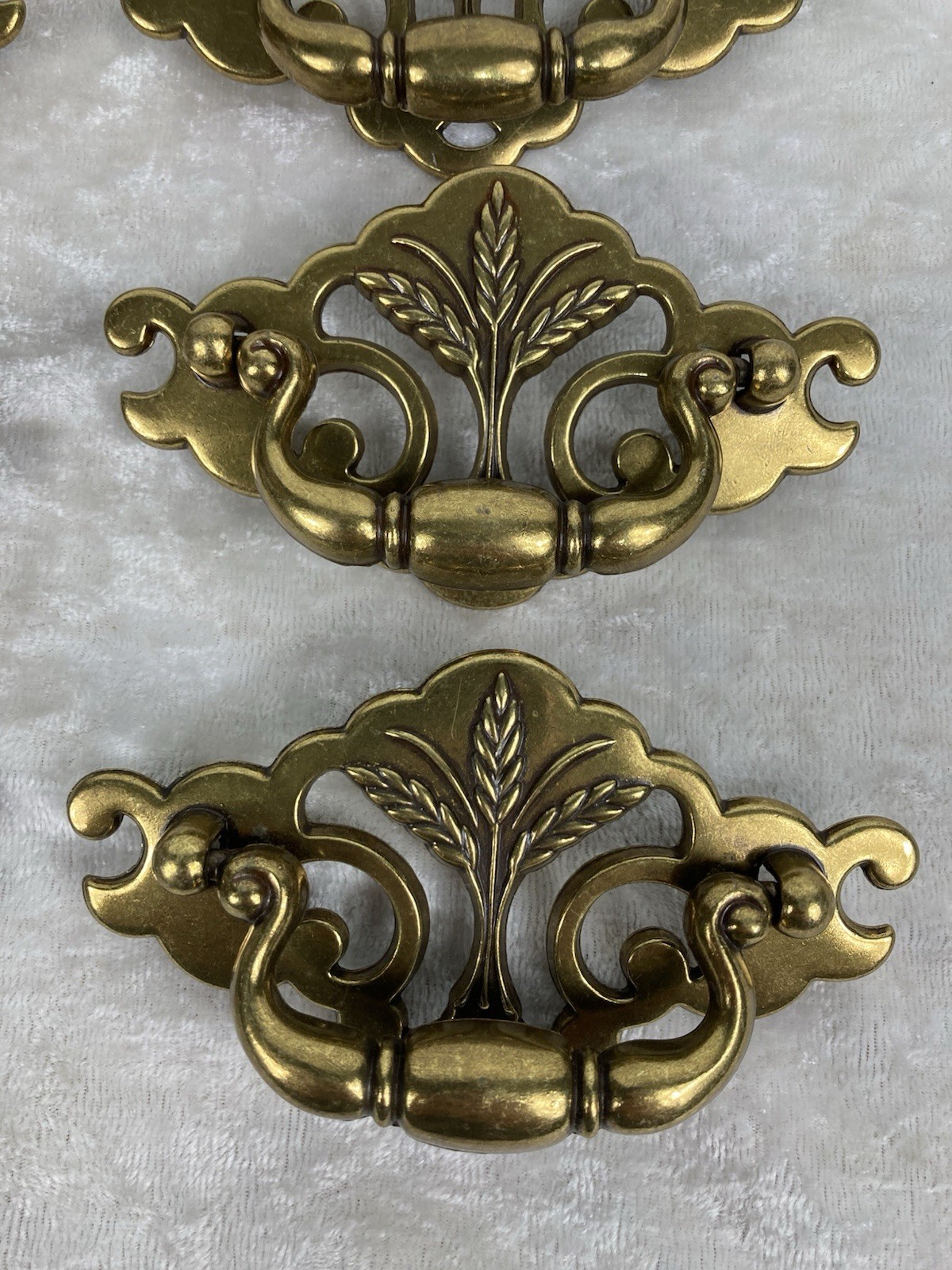 Vtg Brass Chippendale Federal Wheat Drawer Pulls Handle Bail Drop Lot of 8
