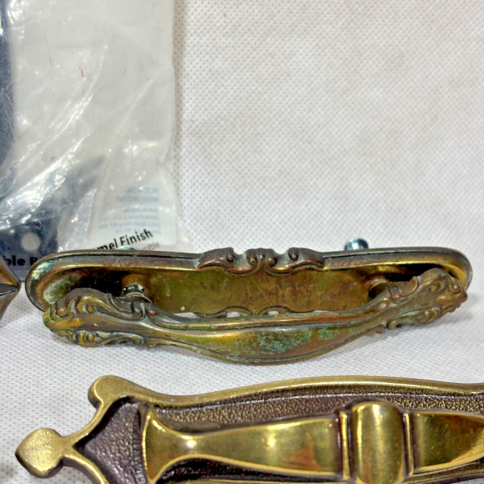 Vintage Brass Drawer Pull Handles Lot of 4 & Everbilt Door Pull Black Enamel