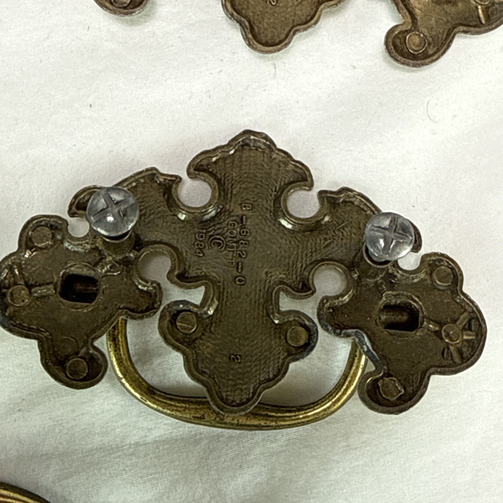 Chippendale Colonial Brass Antique Hardware Batwing Drawer Pulls Handles 6 Total