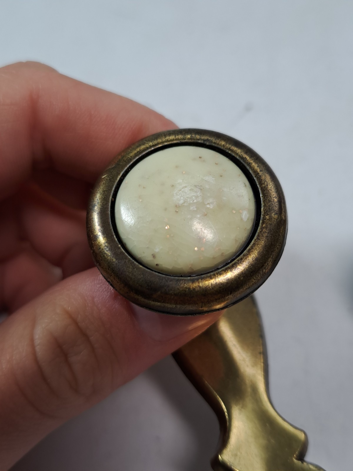 Set Of 2 Vintage Brass DRAWER PULL Knobs With Back Plates Canada Beige Center