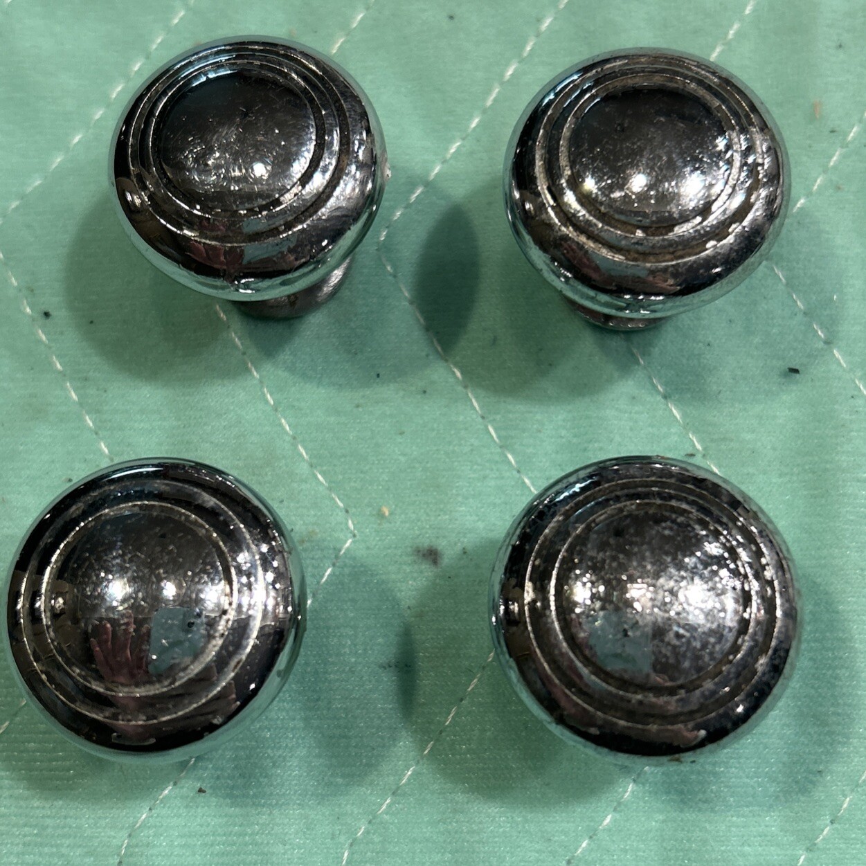VINTAGE ART DECO CHROME DRAWER PULL CABINET DOOR KNOB Set of 4