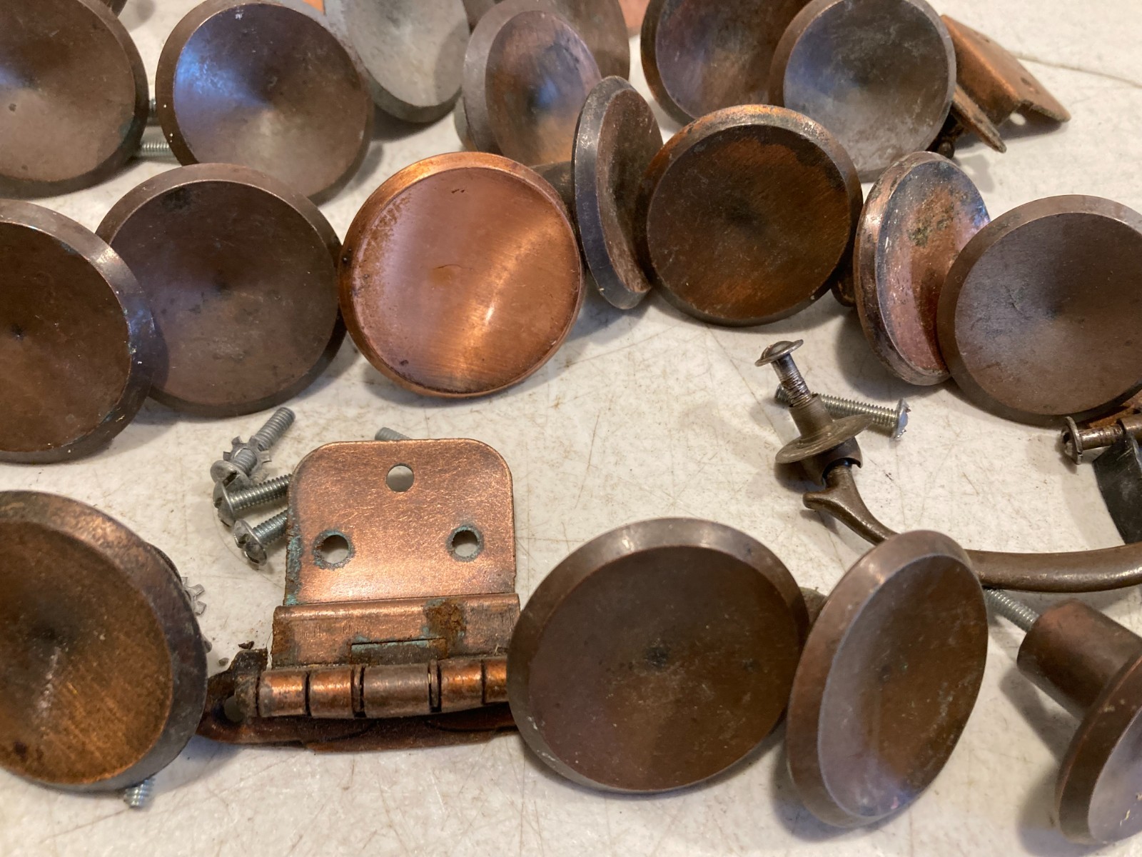 Vtg Amerock RDCA 1960 Bronze Copper Floral Knobs Pulls French Provincial 28+ pcs