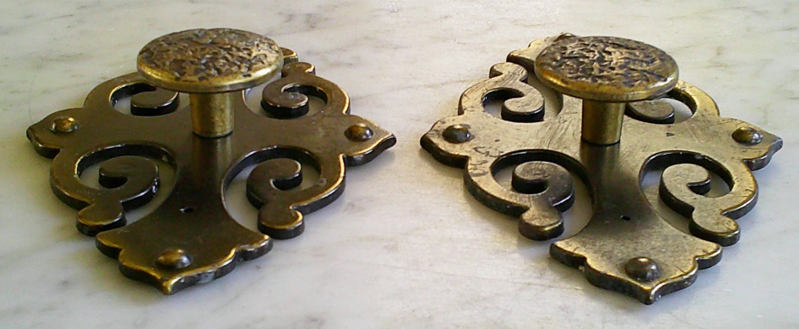 2 Vintage Amerock Textured Brass Knobs & Large Brass Back Plates, Gothic style