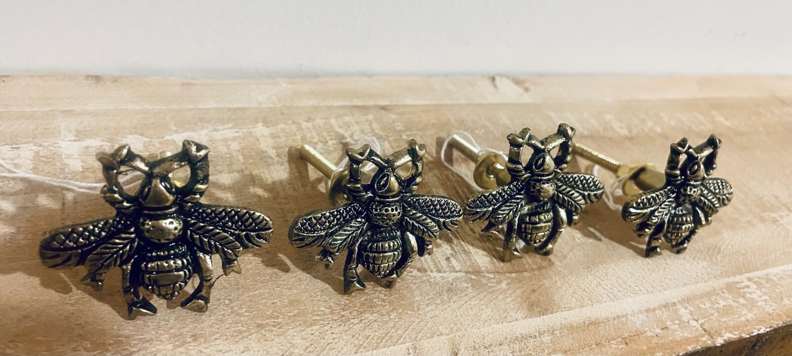 2; Antique-Gold Metal Drawer Pulls Handles Bee Vintage-Brass Cabinet Door Knobs