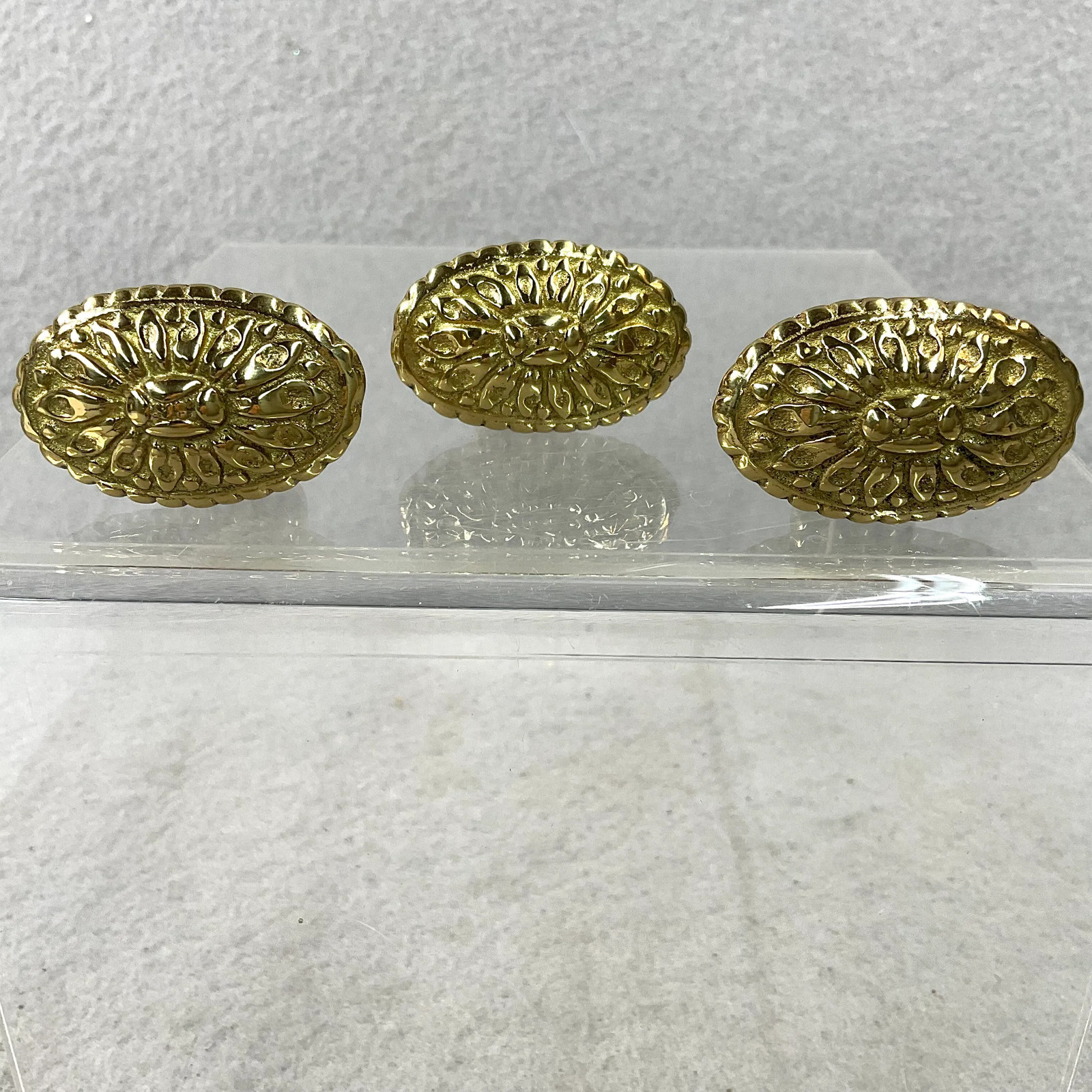 Vintage Brass Ornate Oval Cabinet Knobs Drawer Pulls Floral Set of 3