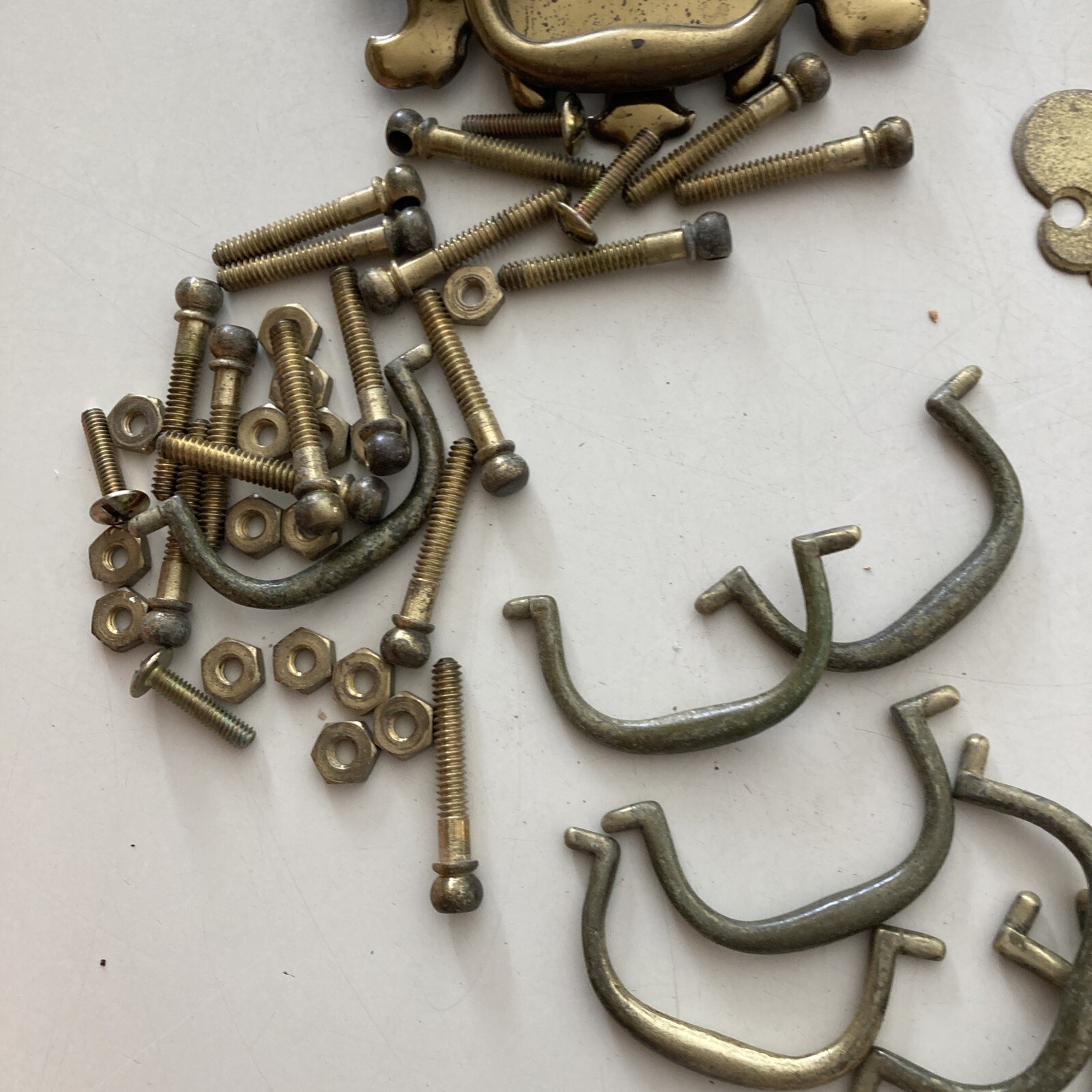 Vintage Hardware 8 Dresser Drawer Plates & 17 Dresser Drawer Pulls – mixed lot