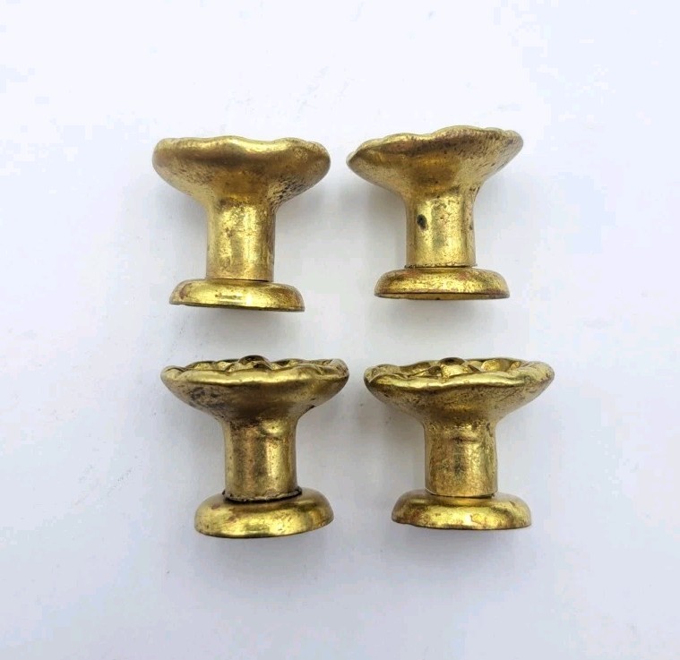 Vintage Knobs Small Round Knob Drawer Pulls Cabinet Furniture Hardware Lot of 4