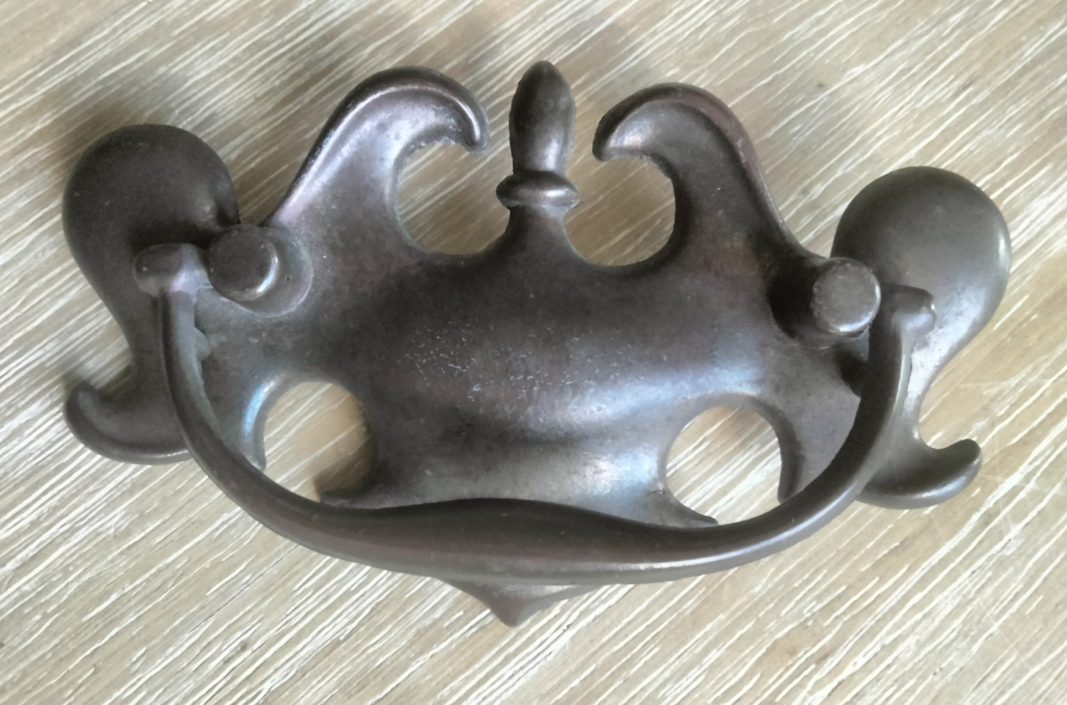 Brass Traditional Drawer Pulls Set Of 2 BPC 1906 4/3 Chippendale Batwing Patina