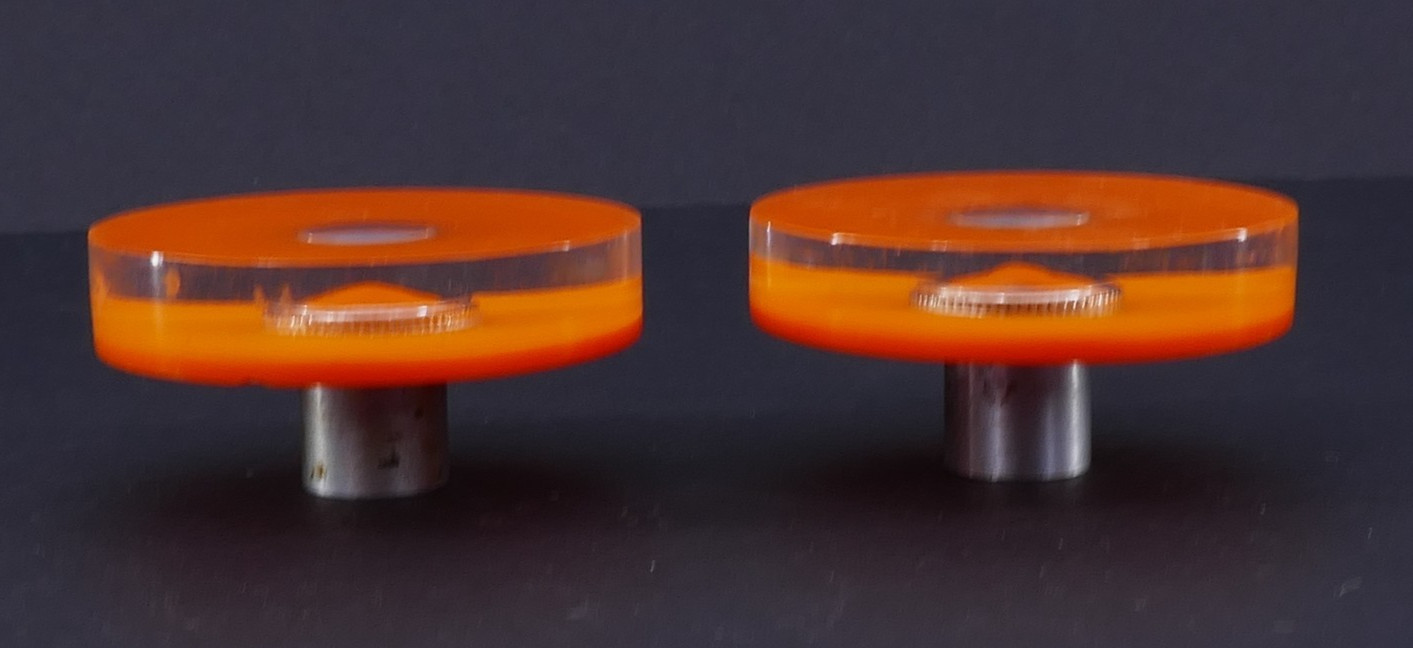 2 LARGE ORANGE LUCiTE MiD CENTURY 2-1/2″ ROUND CABiNET DRESSER DRAWER PULL KNOB