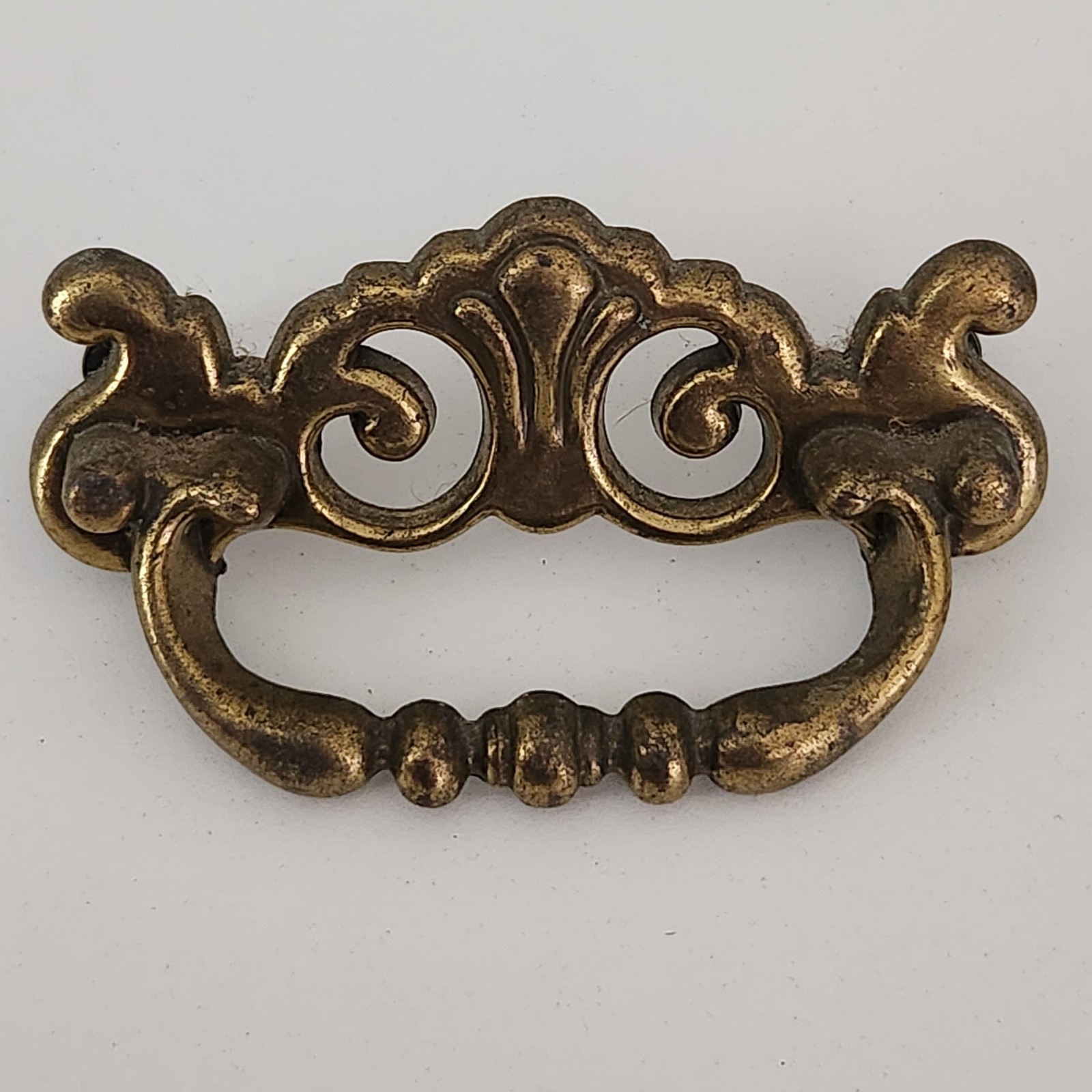 6 Vintage Drawer Pulls Brass Chippendale Bat Wing Floral CH 3056 Canada Fixed
