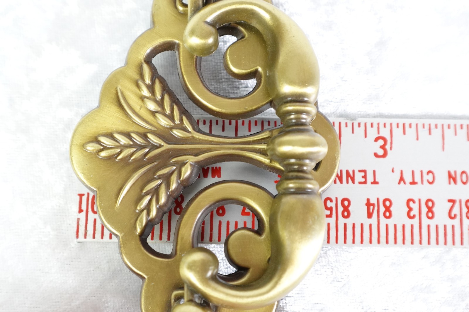 4 Vintage Matching Chippendale Batwing Drawer Pulls 3″ Center Wheat Motif